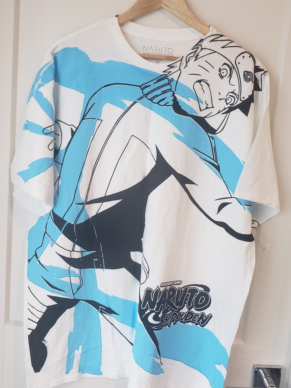 Naruto Shippuden Graphic Tee in White & Light Blue